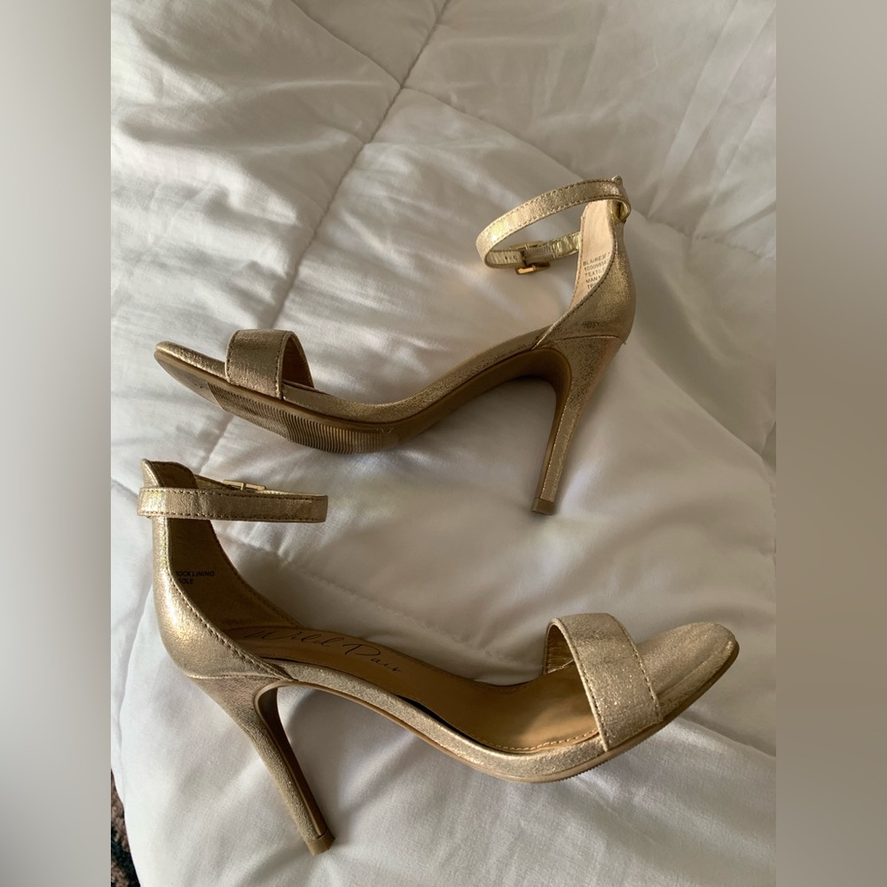 Wild Pair. Soft gold color sandals, size 5. Ankle strap